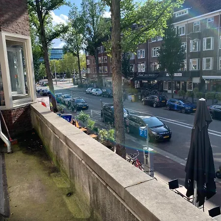 Large In A Great Neighbourhood Apartment